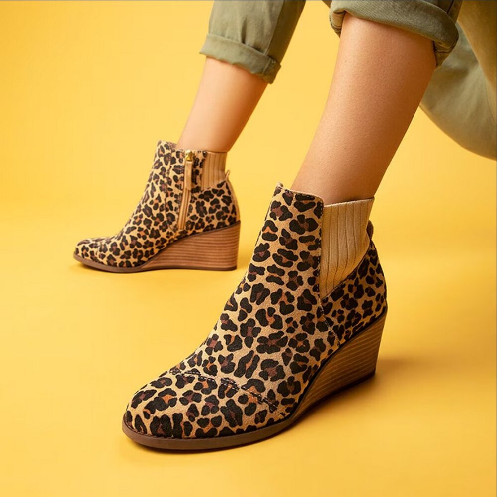 TOMS Sz. 8 NWT Leopard Sadie Suede Wedge Bootie